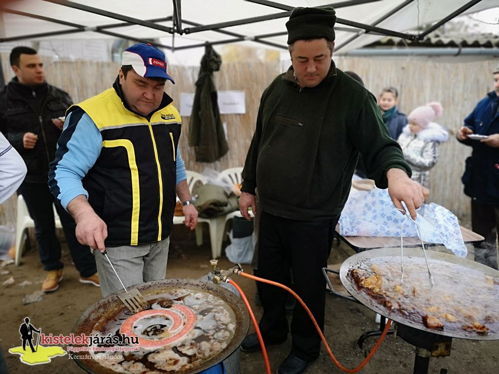 hagyomanyorzo_disznovagas_csengelen_201902_075