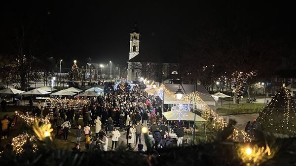 Zene és fénytraktorok a negyedik kisteleki adventen