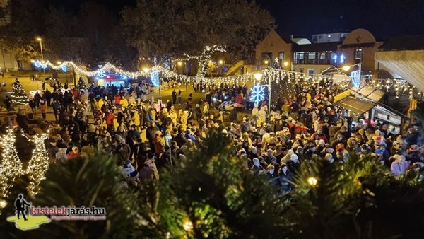 adventi_elso_gyertyagyujtas_kistelek_20231204_ck_026