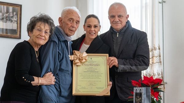 A 90 éves Dr. Kürtösi Istvánt köszöntötték Kisteleken
