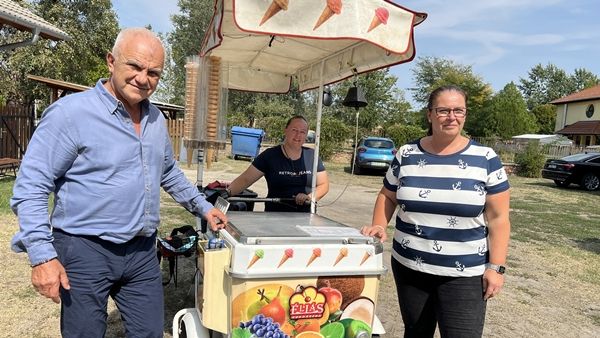Életében először evett fagyit Franciska néni
