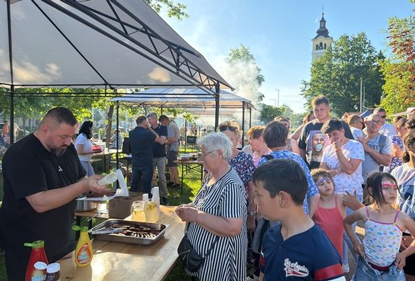 Grillesttel indult a nyár Kisteleken