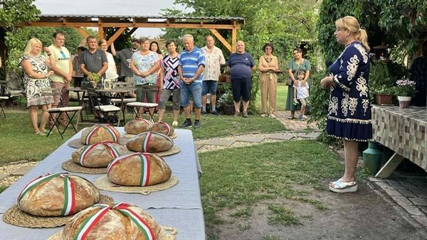 A szeretet és a közösség ereje is ott van a kemencében sült kenyérben 