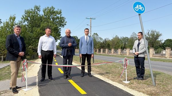 Hivatalosan is átadták Kisteleken az Ópusztaszer felé vezető kerékpárutat
