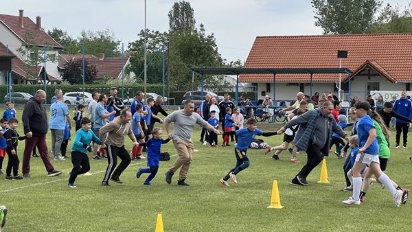 Megállás nélkül pattogott a labda a KITE családi napján