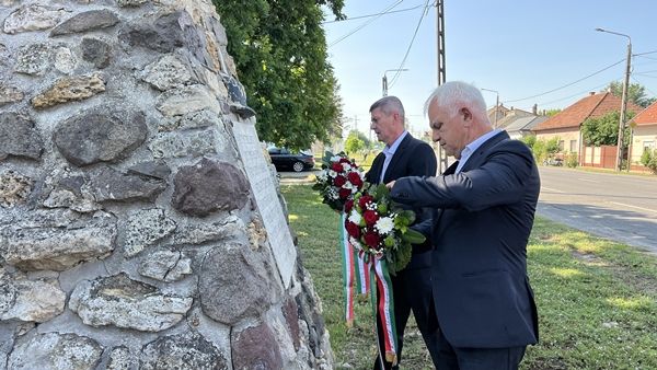 A trianoni békediktátumra emlékeztek Kisteleken
