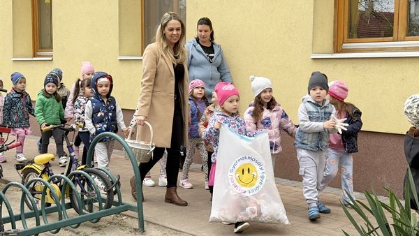 Szemetet szedtek a legkisebbek