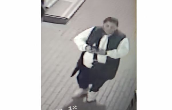 Pénztárcalopás miatt keresi a rendőrség