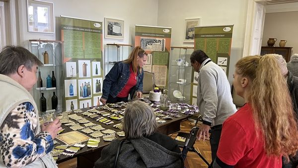 Idősek alkotásaiból nyílt kiállítás a Vicsay Lajos Múzeumban