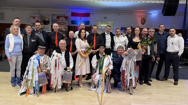 Hatalmasat szólt az V. Kisteleki Zenész- és Vőfélytalálkozó